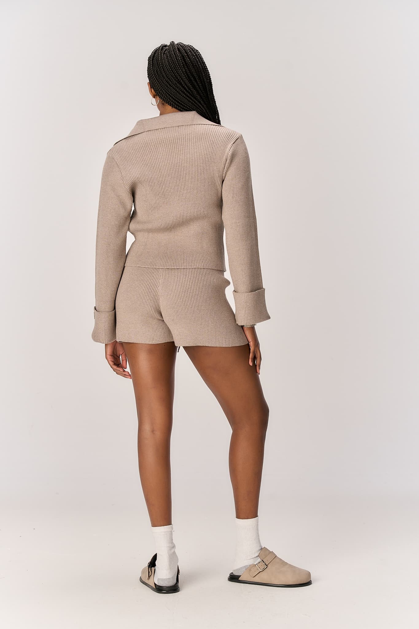 #cor_fendi