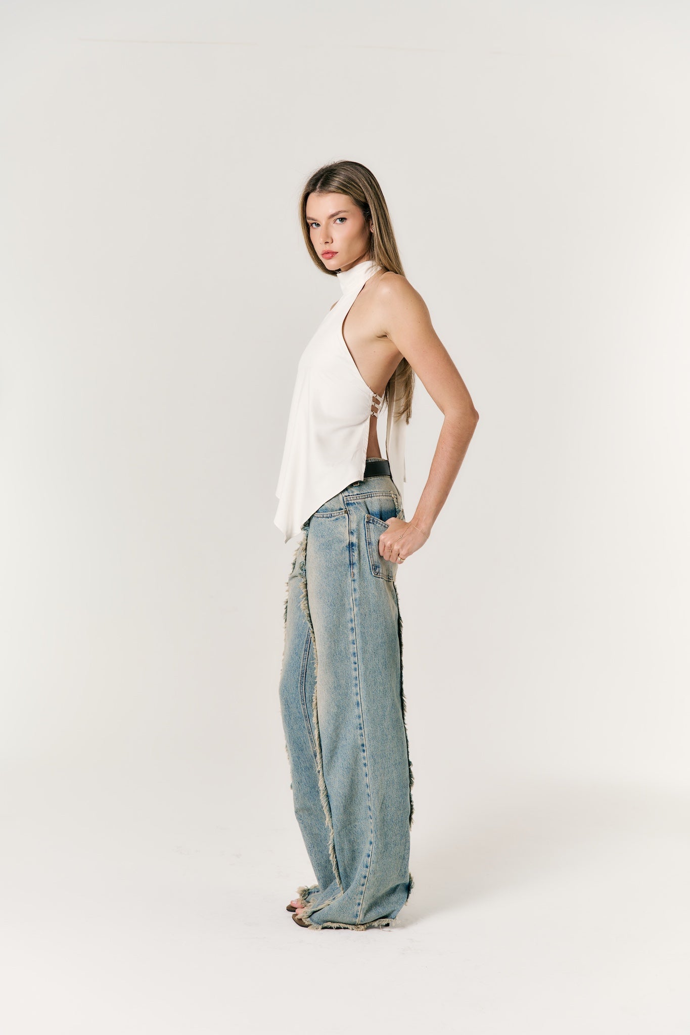 #cor_off white