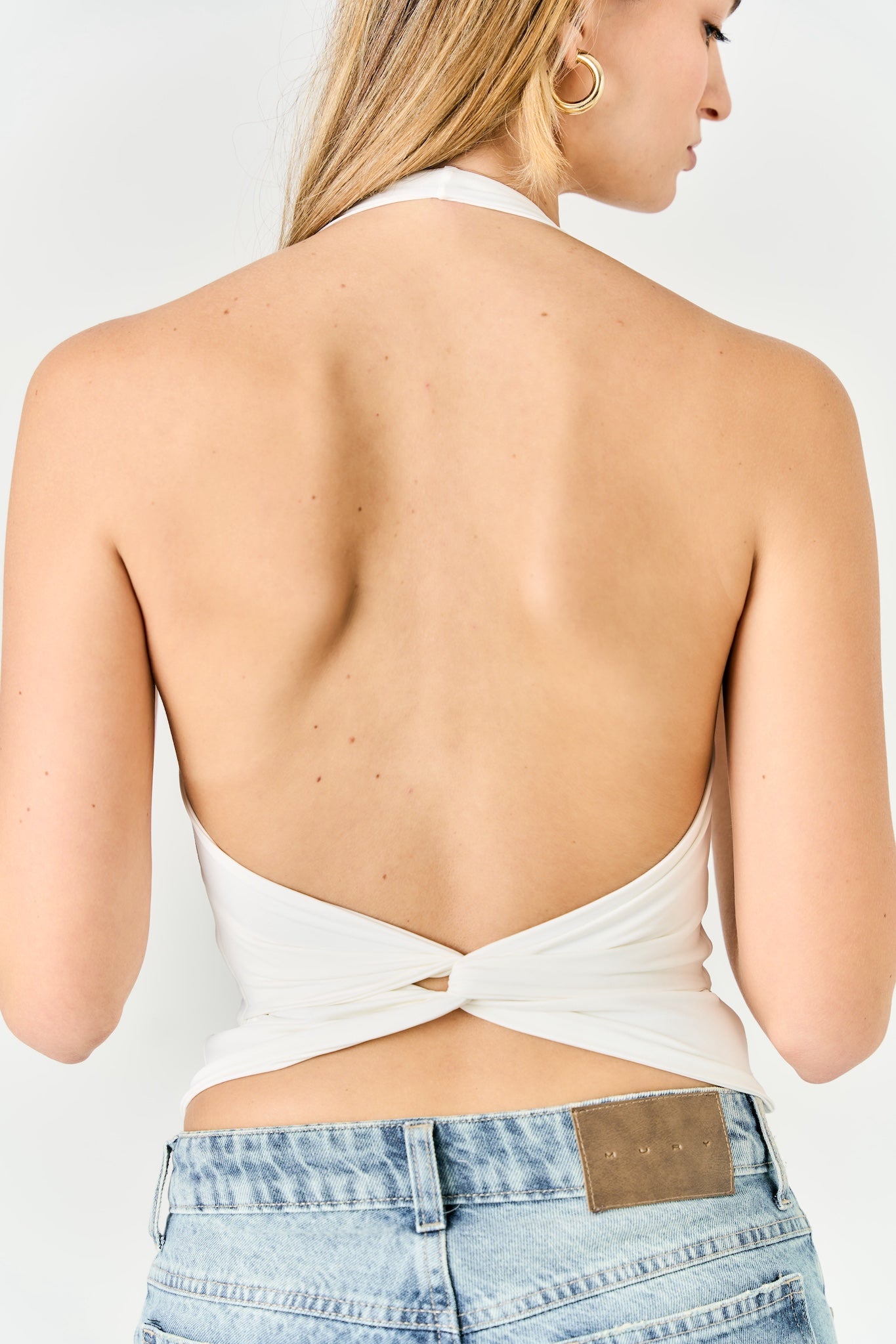 #cor_off white